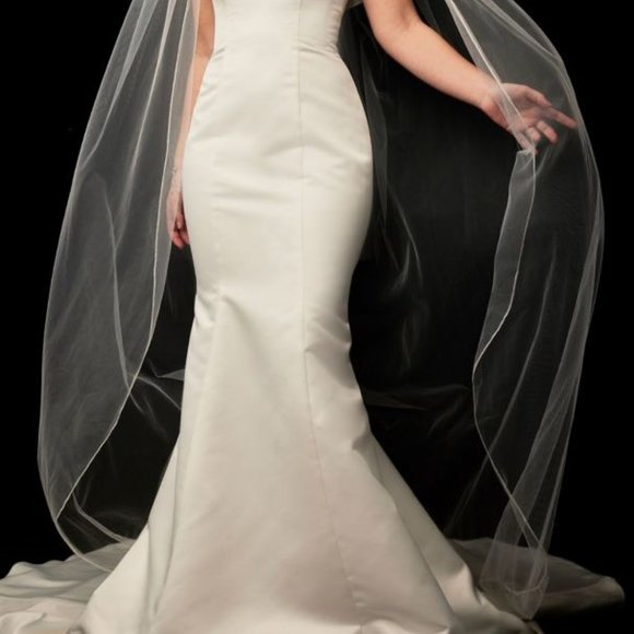 White Chapel Length Veil with Pencil Edge NWT - Picture 5 of 6